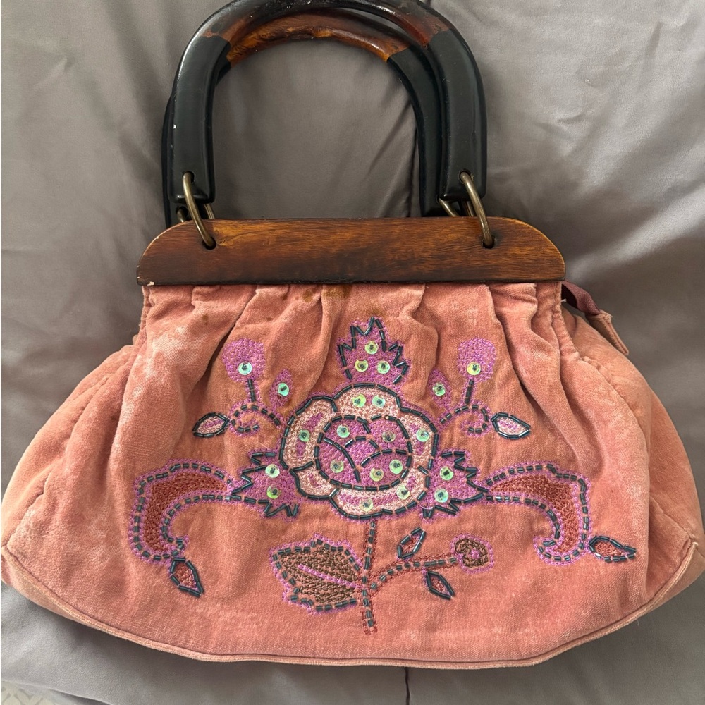 Embroidered Pink Handbag with Wooden Handles